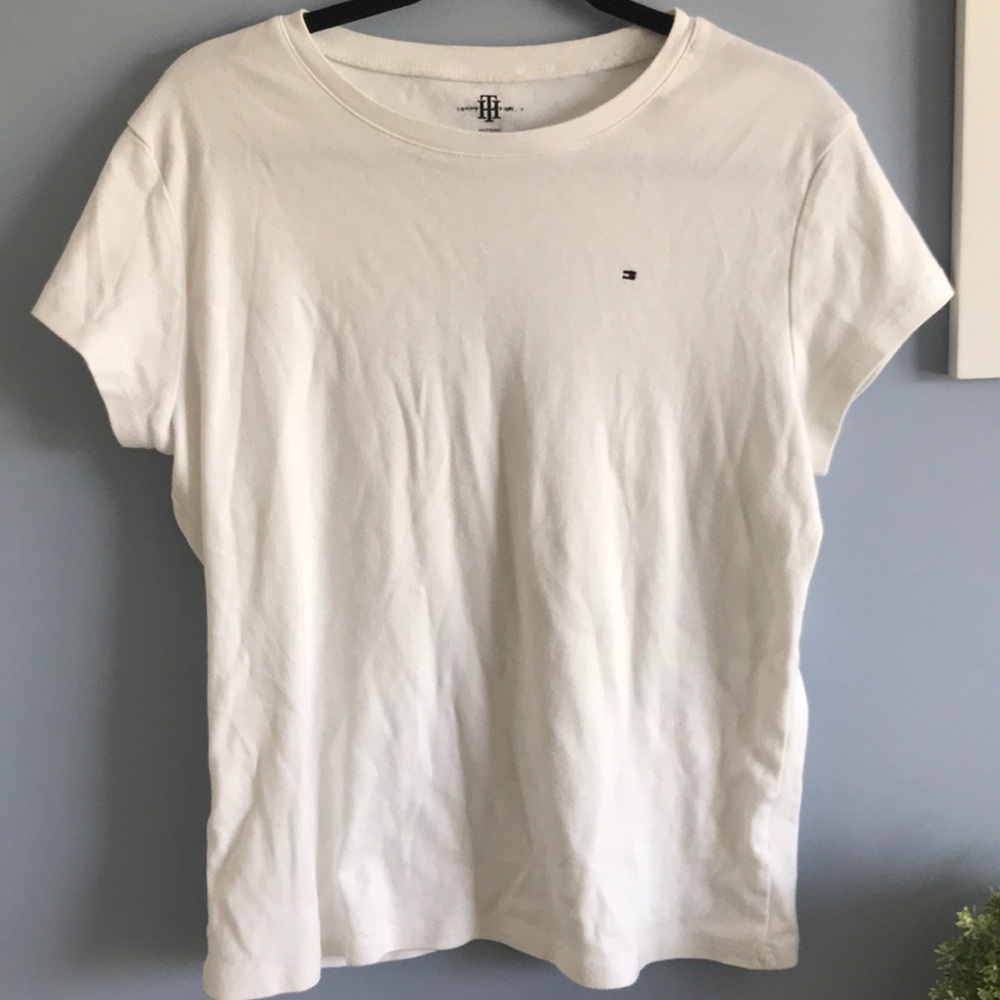 vintage like~ tommy hilfiger white tee
